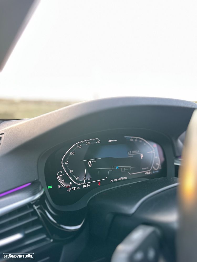 BMW 530 e Pack Desportivo M - 14