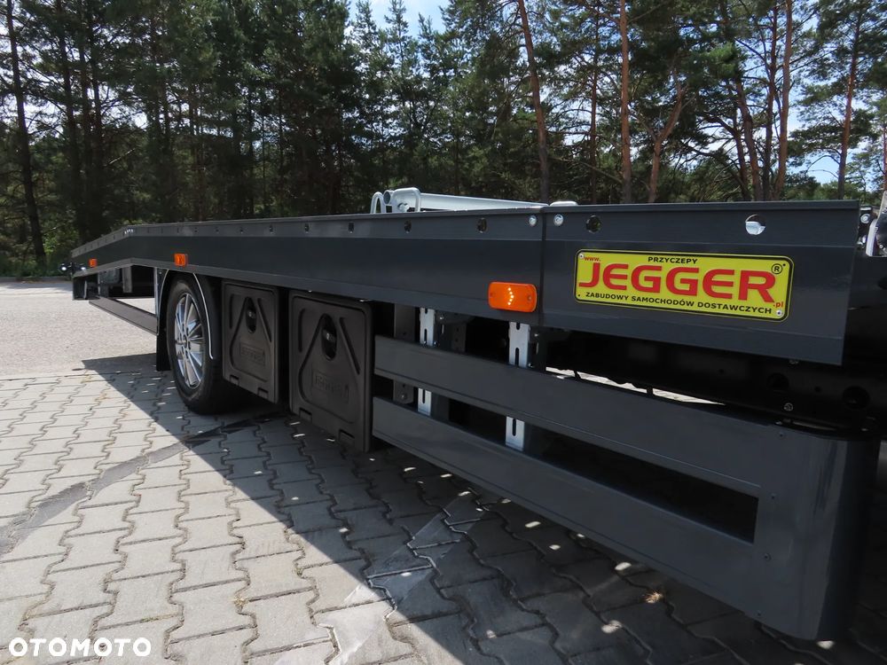 Iveco DAILY 35S18 3.0 HPI 180 KM POWER Hi-Matic AUTOMAT JEGGER Laweta POMOC DROGOWA Przewóz Pojazdów AUTOLAWETA 5100 mm Dł. Platformy DMC 3500 Kg Rozstaw Osi 4100 mm WZMACNIANE Zawieszenie Adaptacyjne Pneumatyczne Tylna Kabina Sypialniana LAMAX FULL LED Pełna Opcja Wyposażenia STAN JAK NOWY OKAZJA DOSTEPNA I GOTOWA - 13