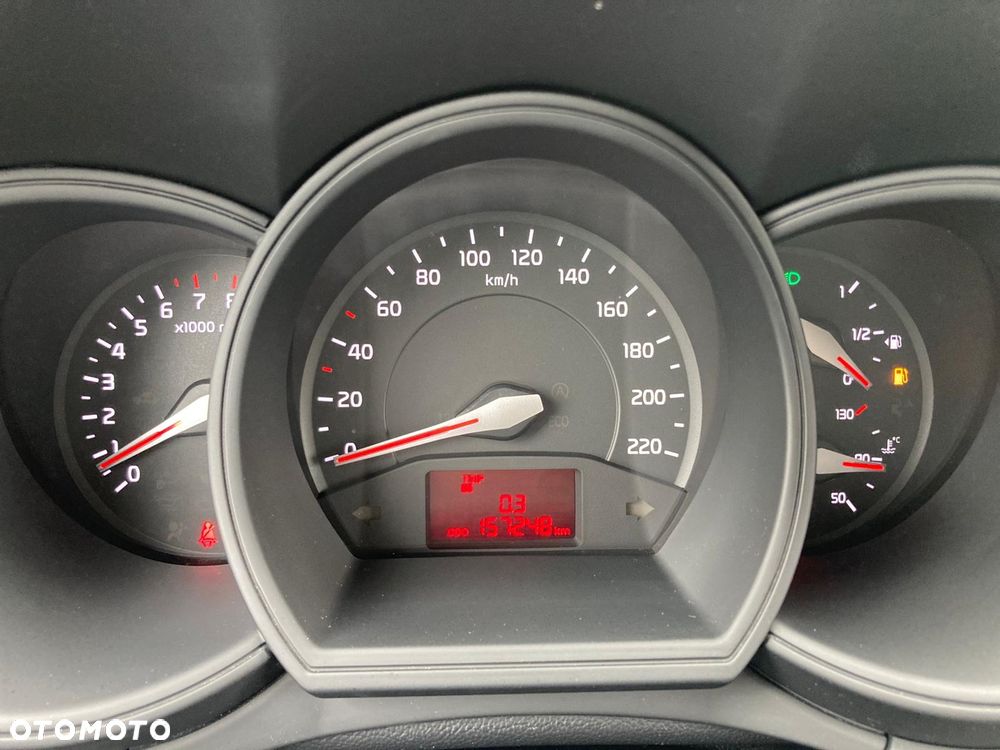 Kia Rio 1.4 L - 5