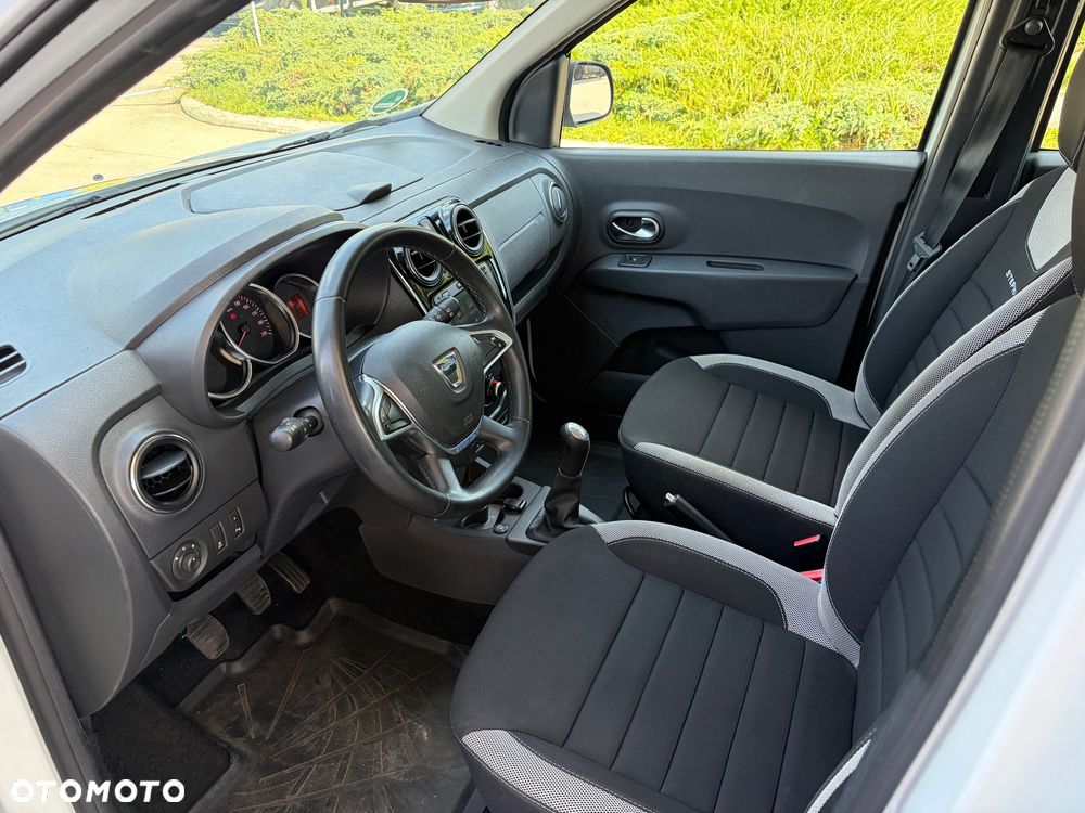 Dacia Lodgy 1.6 SCe Stepway S&S - 21