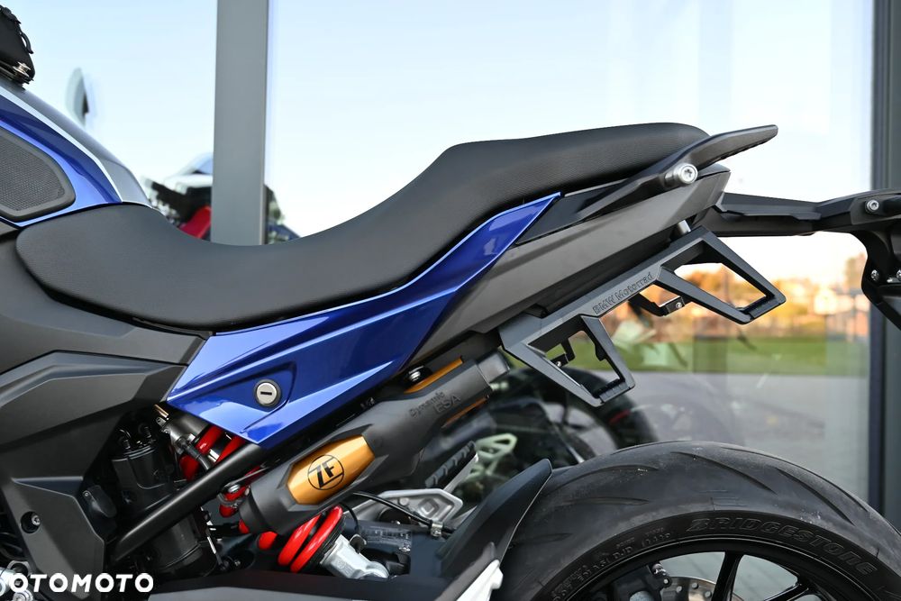 BMW F - 36