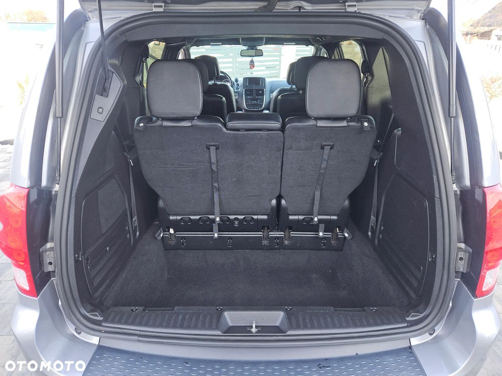 Dodge Grand Caravan 3.6 R/T - 11