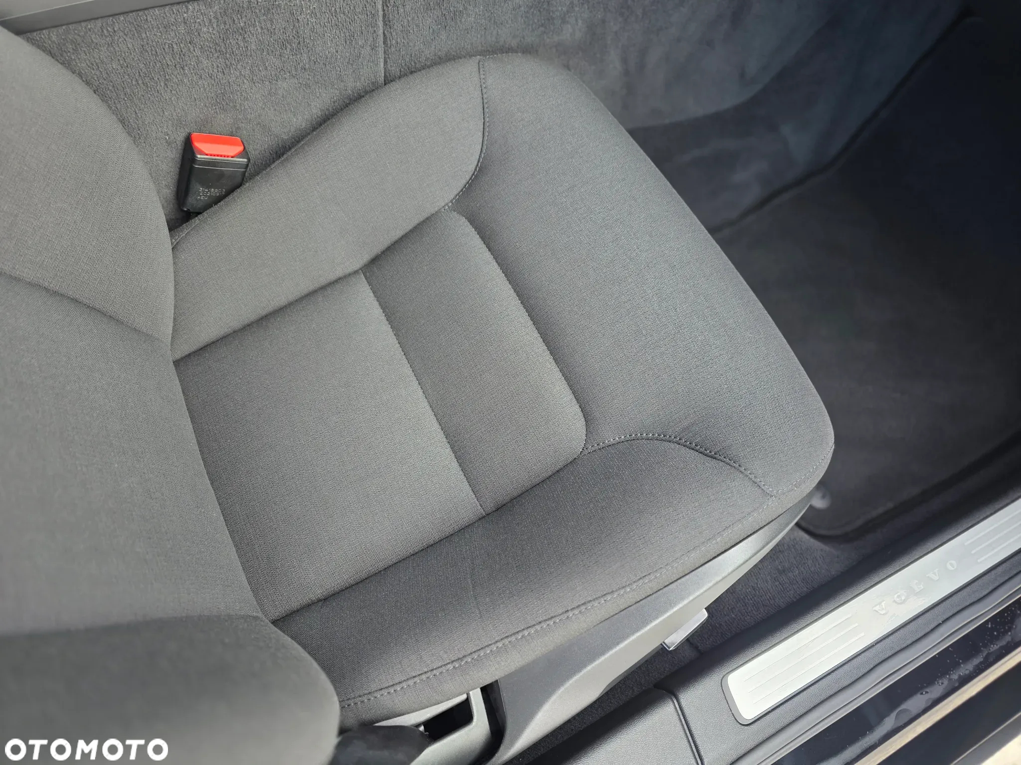 Volvo V60 B3 B Momentum Core - 31