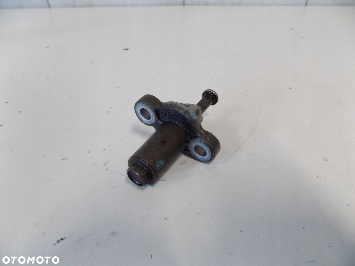 SUZUKI BURGMAN 125 01-06 NAPINACZ ŁAŃCUCHA - 2