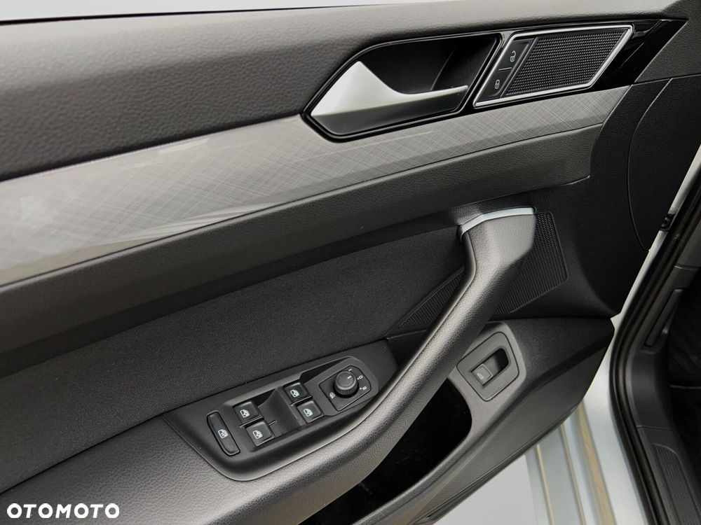 Volkswagen Passat - 17