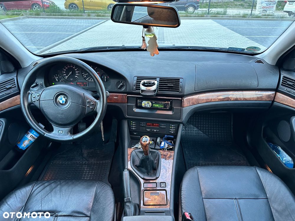BMW Seria 5 520i - 11