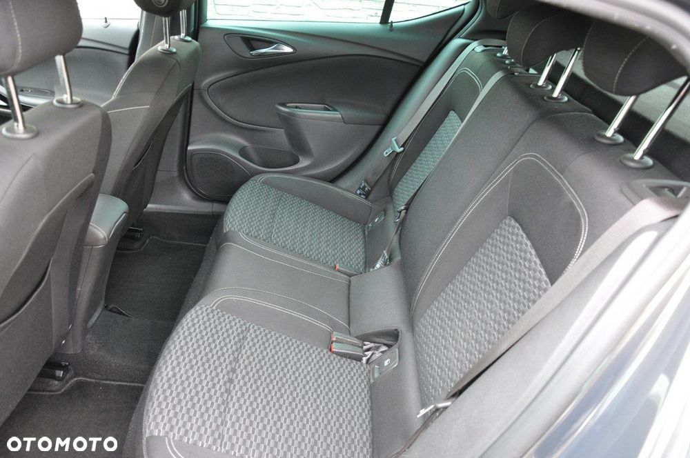 Opel Astra 1.4 T Dynamic - 10