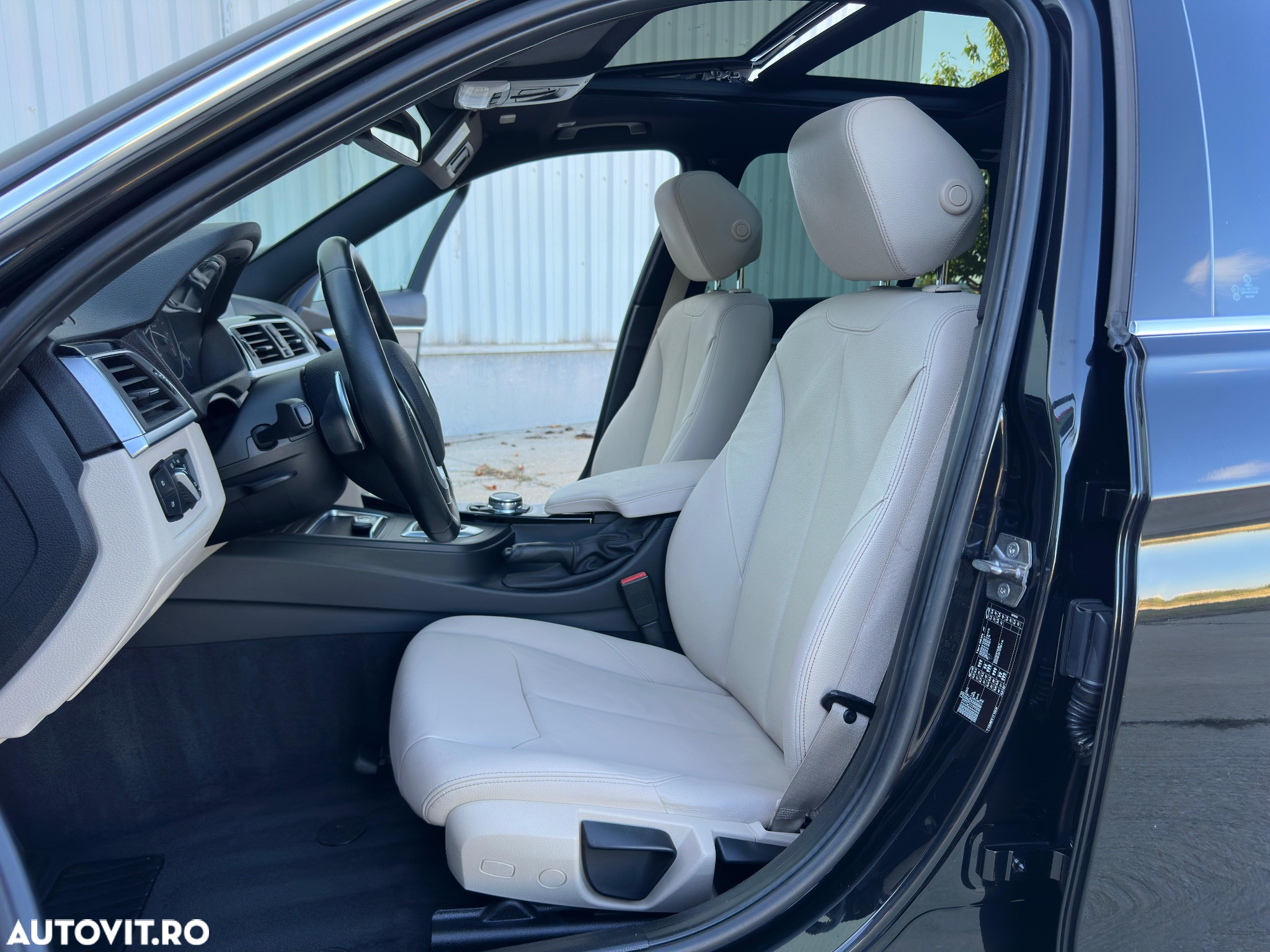 BMW Seria 3 320d Touring Aut. Edition Luxury Line Purity - 9