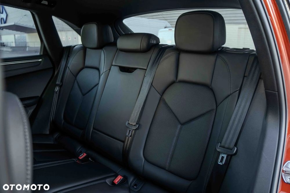 Porsche Macan Standard - 18