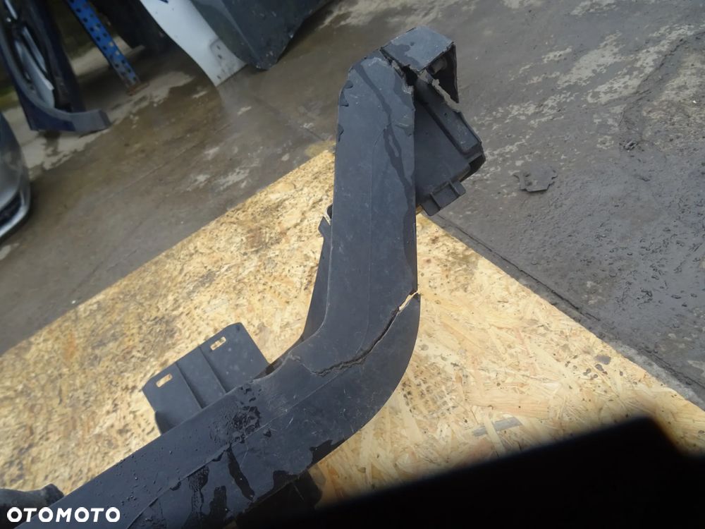 Pas Przedni Mercedes Sprinter W906 - 12