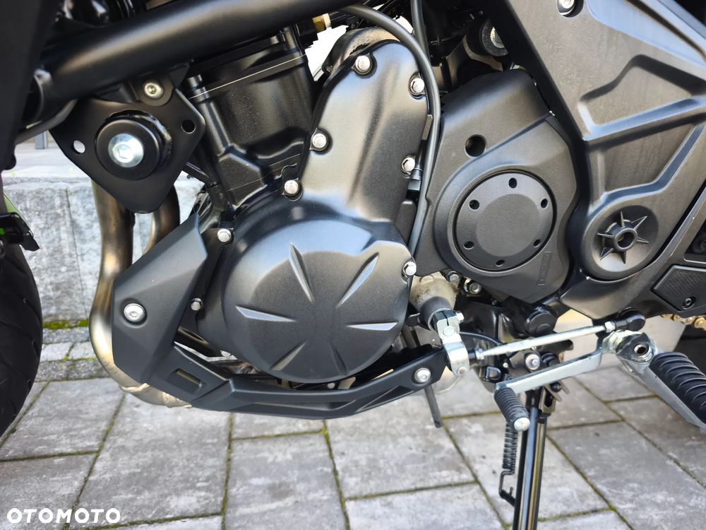 Kawasaki Versys 650 - 12