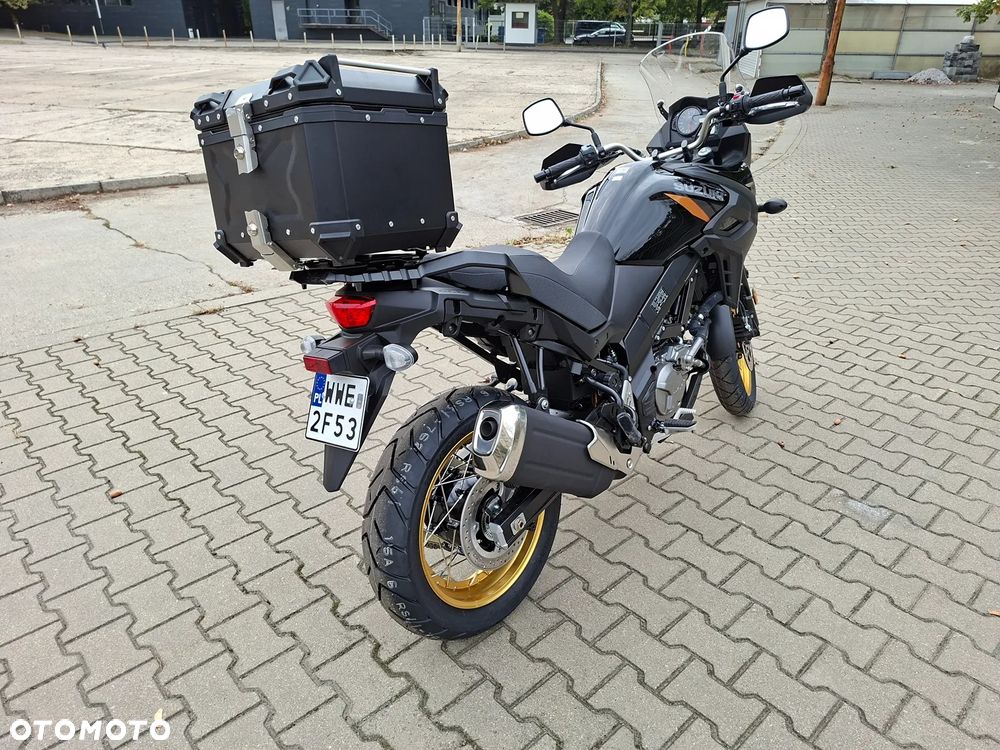Suzuki V-STROM - 11