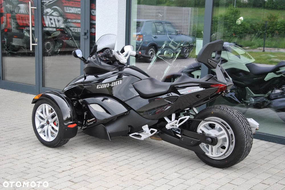Can-Am Spyder - 3