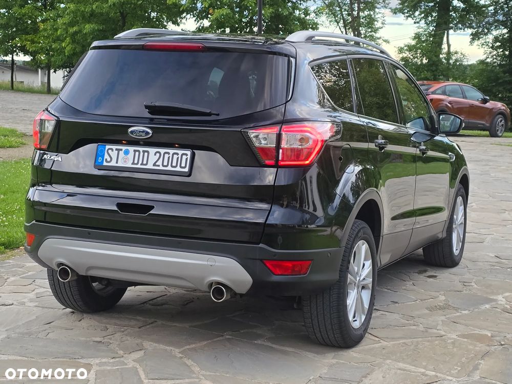 Ford Kuga 2.0 TDCi 2x4 Titanium - 10