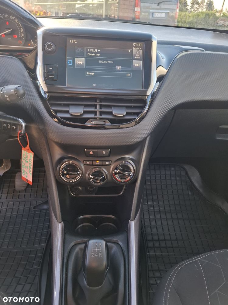 Peugeot 2008 82 VTI Allure - 24
