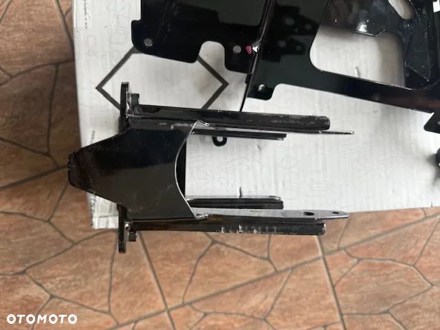 Wspornik owiewki radia nawigacji HARLEY FLTR 14- - 12
