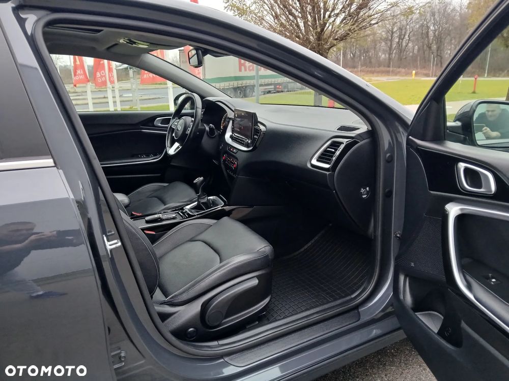 Kia Ceed 1.4 T-GDI OPF Platinum Edition - 12