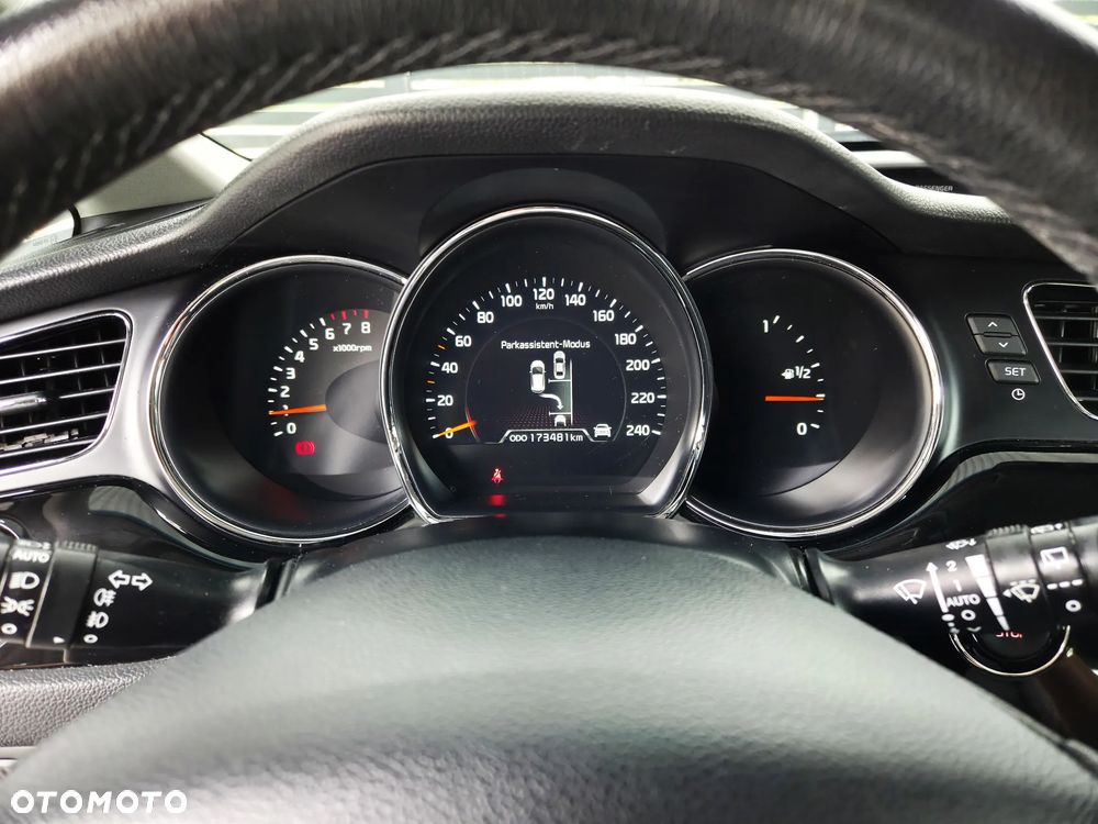 Kia Ceed 1.6 GDI Dream Team Edition - 15
