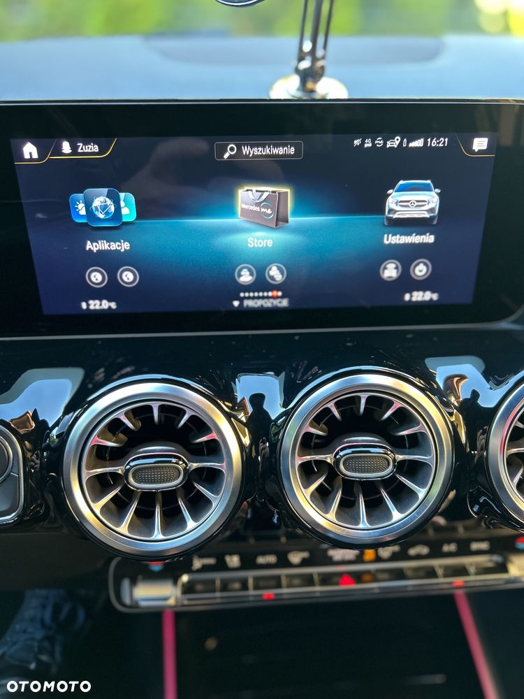 Mercedes-Benz GLA - 20