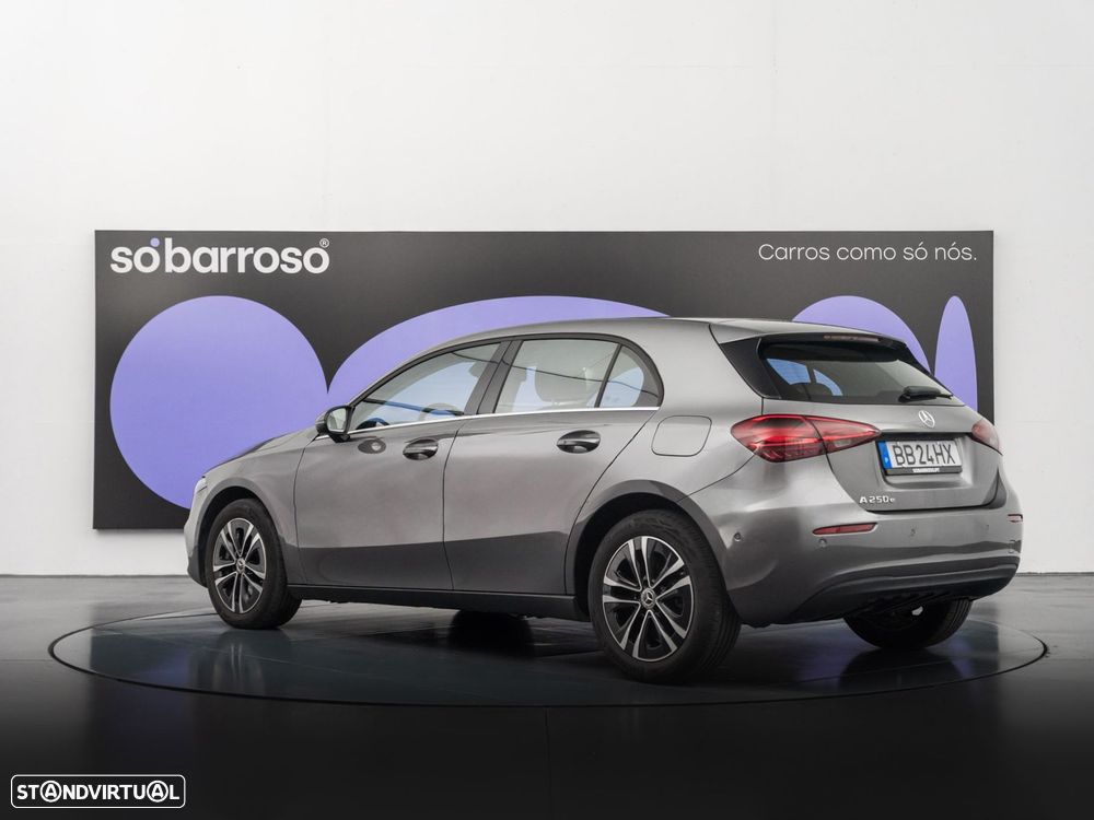 Mercedes-Benz A 250 e Style Plus - 4