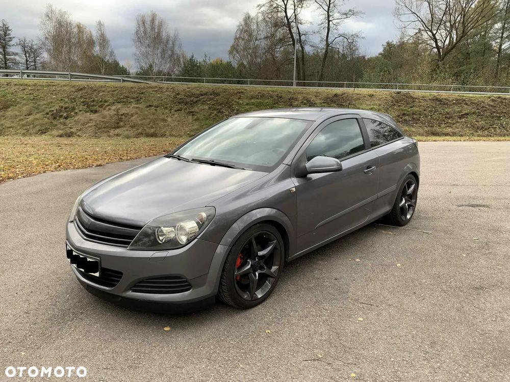 Opel Astra GTC 2.0 Turbo Cosmo - 3