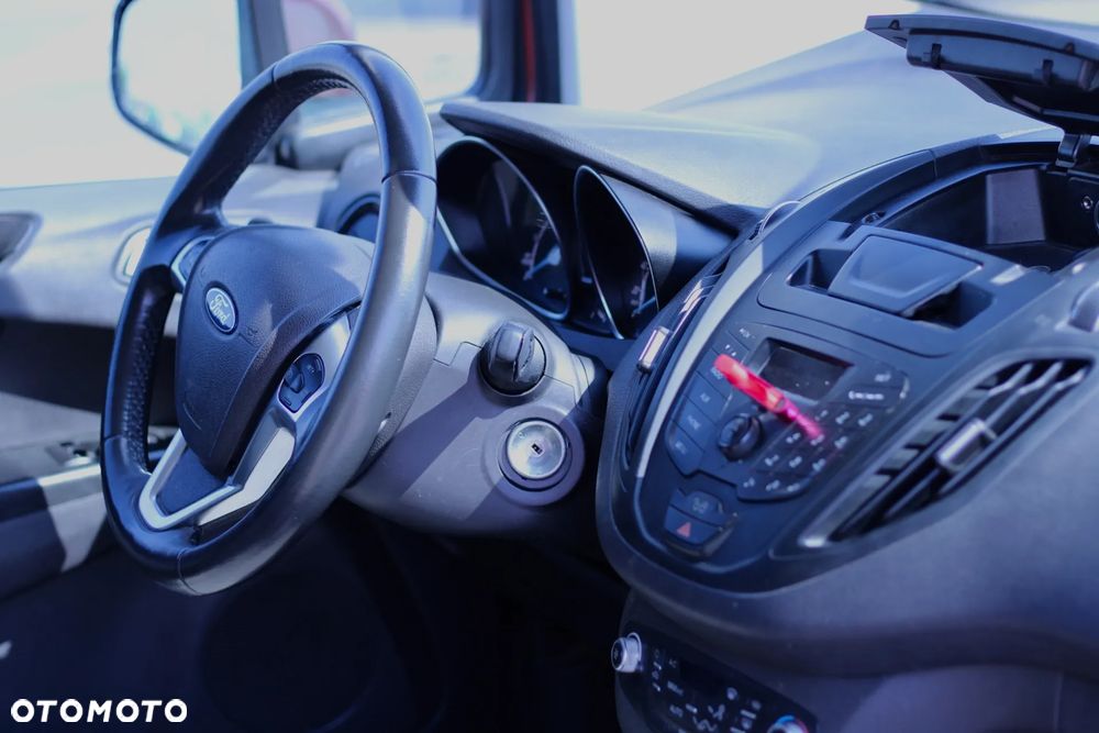 Ford Tourneo Courier 1.6 TDCi Titanium - 11