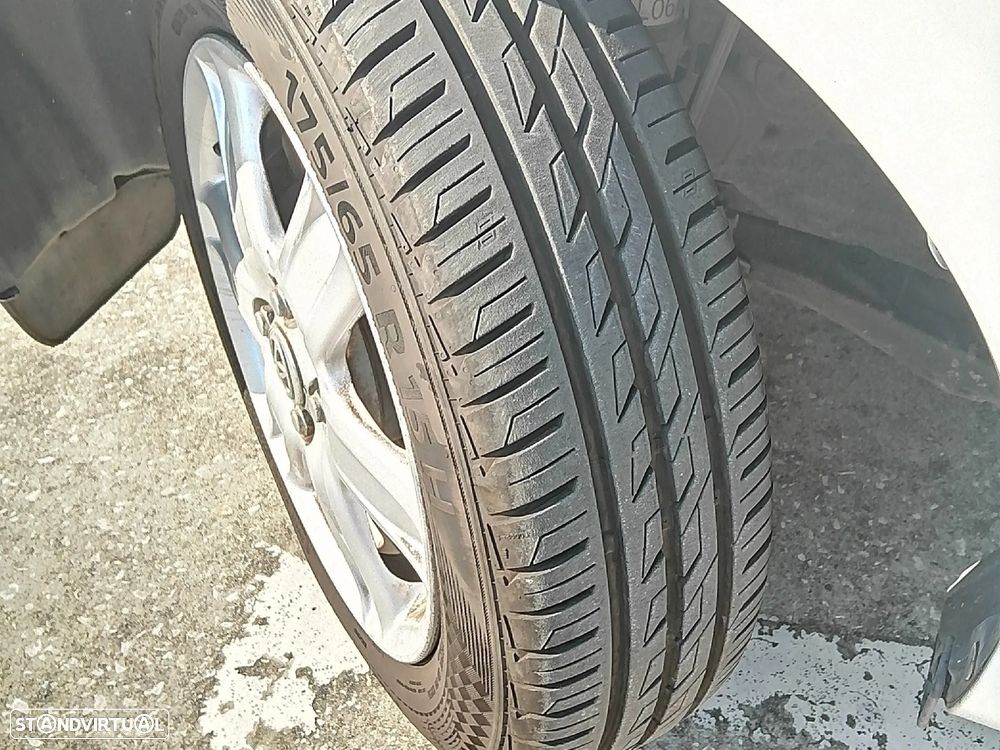 Toyota iQ 1.0 VVT-i 2 - 6