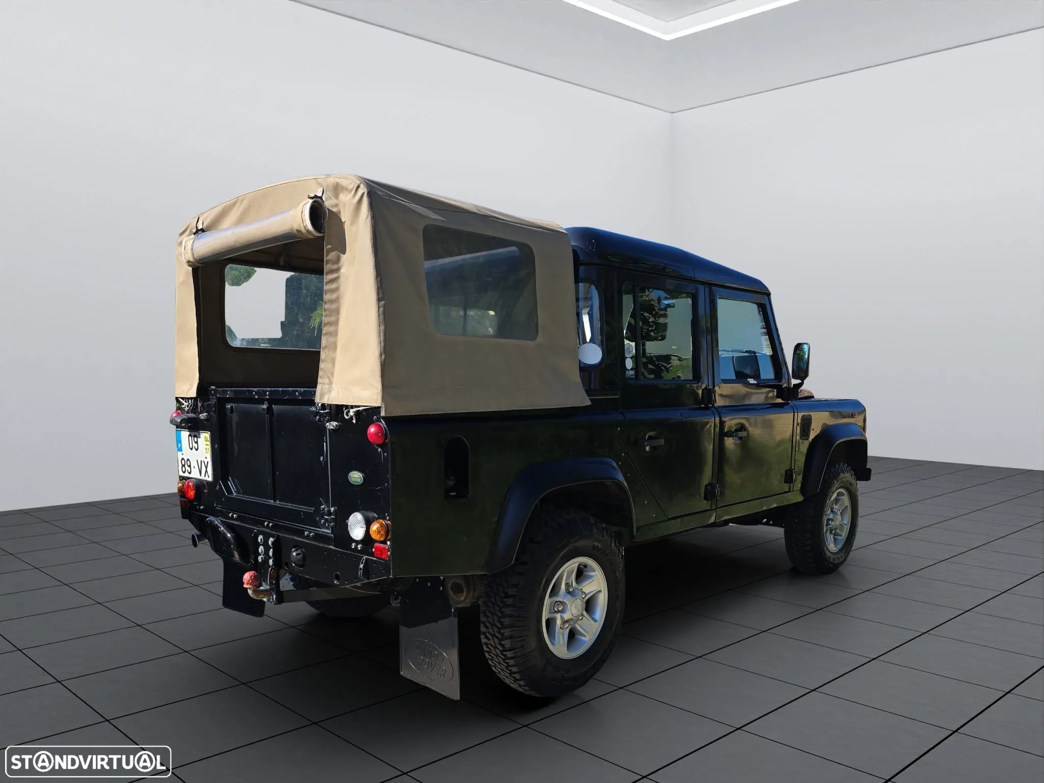 Land Rover Defender - 7