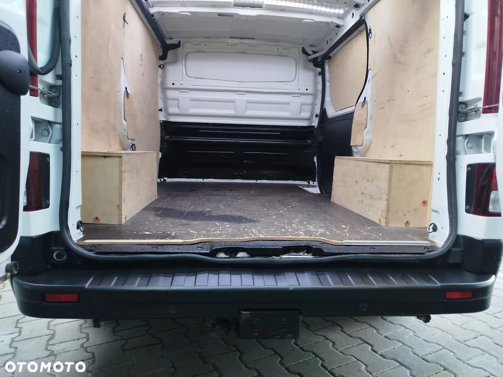 Renault Trafic - 16