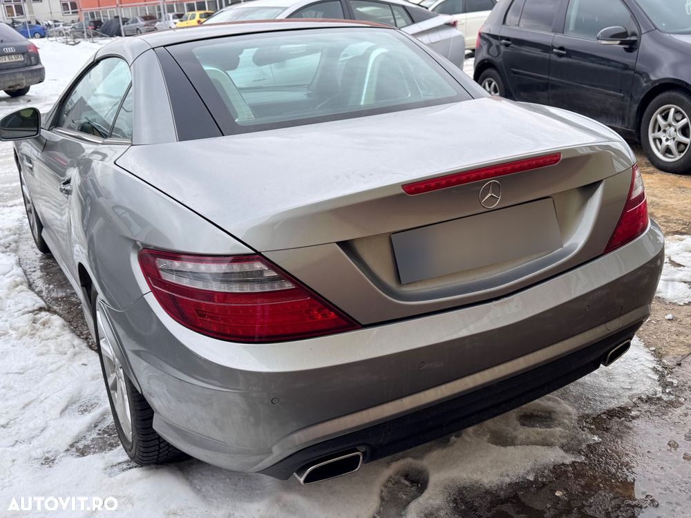 Mercedes-Benz SLK 250 (BlueEFFICIENCY) 7G-TRONIC - 8