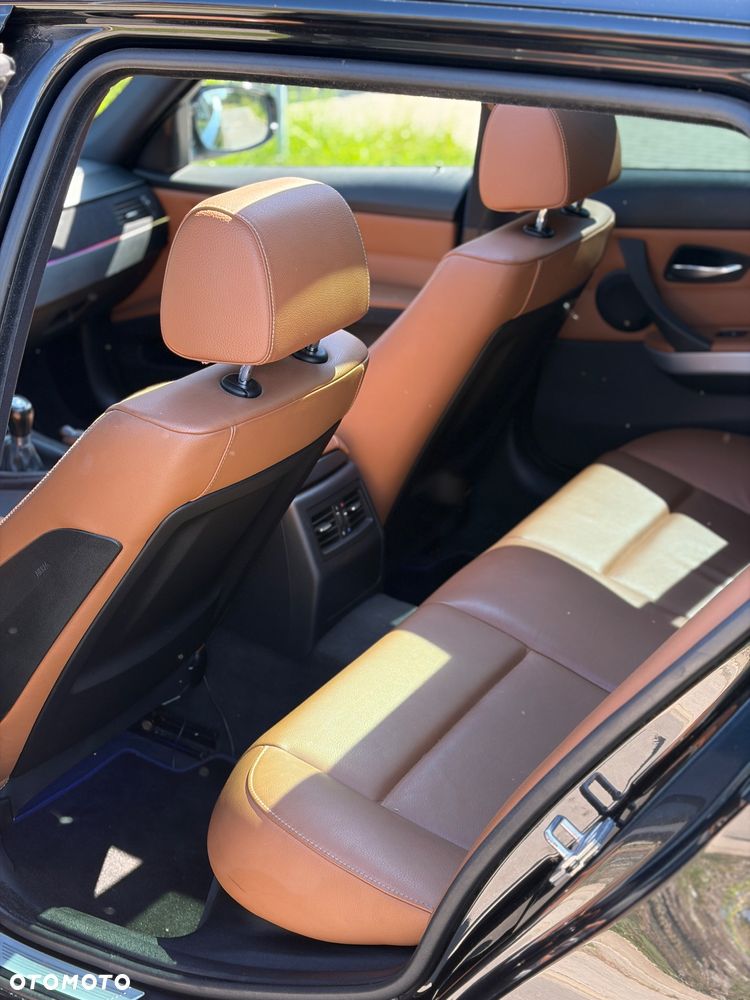 BMW Seria 3 318d - 10