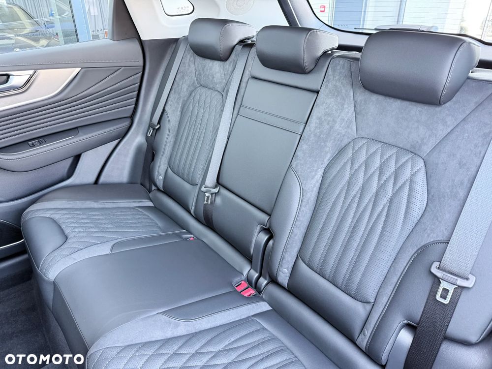 Hongqi HS5 - 40