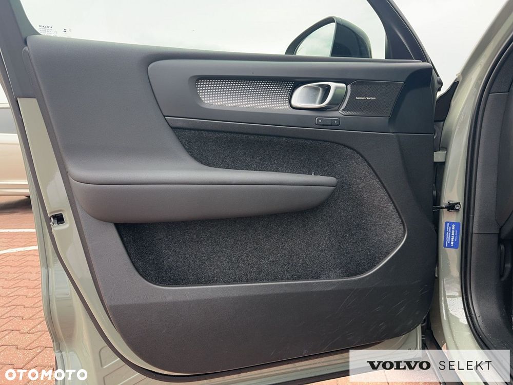 Volvo XC 40 B4 Ultra Dark - 13