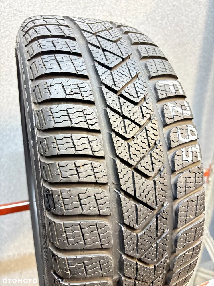 1 Opona Zimowa Pirelli 205/40/17 84H, XL - 2