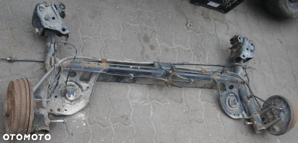tylna belka sanki NISSAN NOTE E11