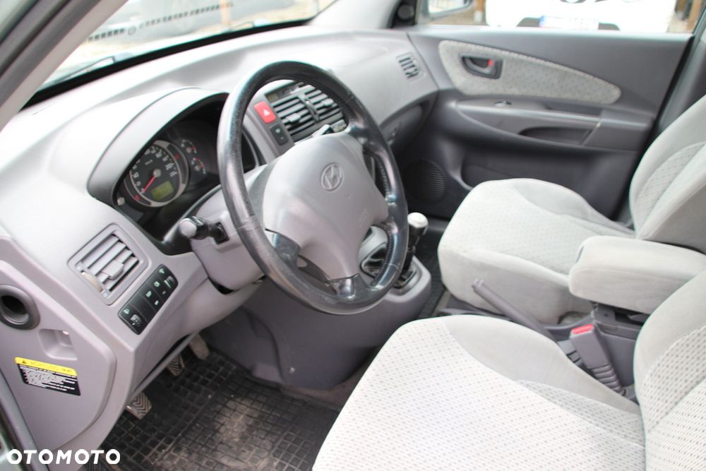 Hyundai Tucson 2.0 Comfort 2WD - 10