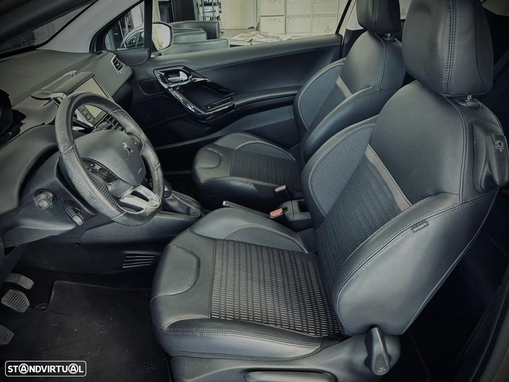 Peugeot 208 - 9