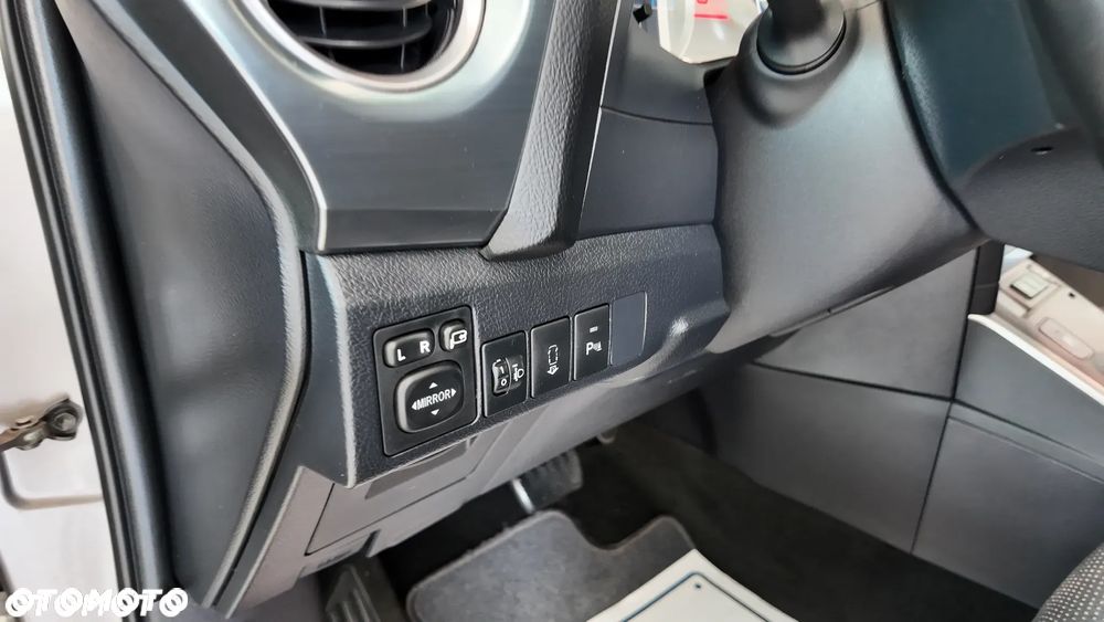 Toyota Auris 1.8 HSD Prestige - 26