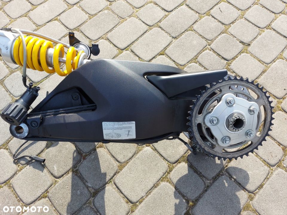 Ducati Hyperstrada 821 939 Hypermotard wahacz - 1