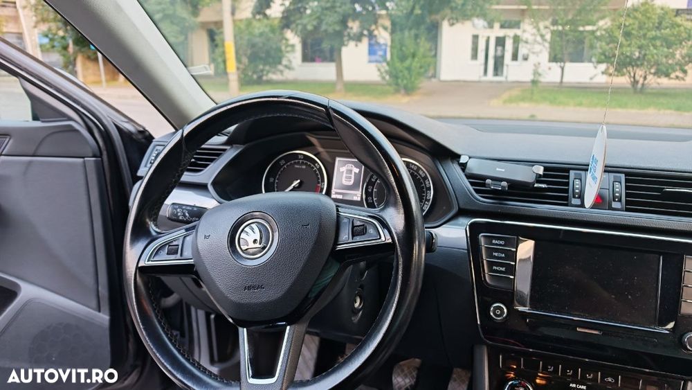 Skoda Superb 2.0 TDI Ambition - 13