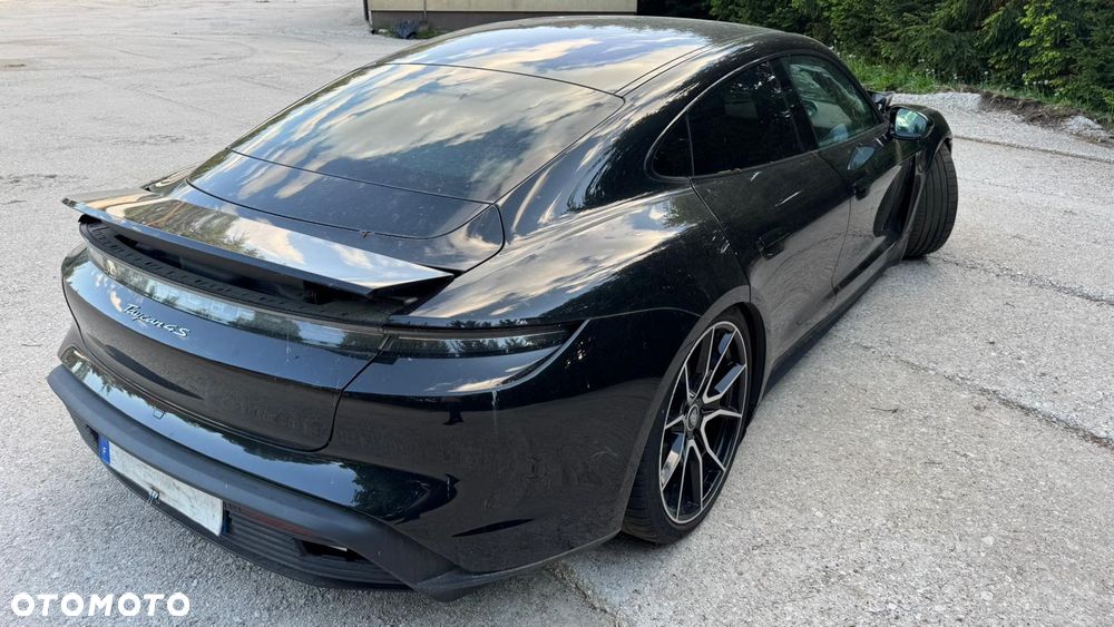 Porsche Taycan - 6