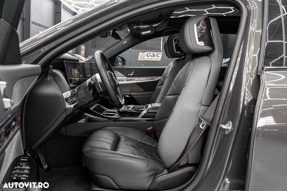BMW Seria 7 740d xDrive MHEV - 16