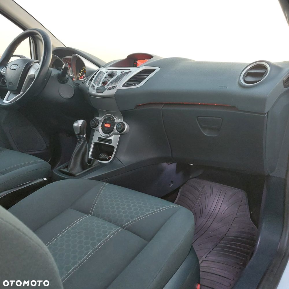 Ford Fiesta 1.4 Sport - 19