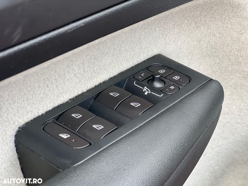 Volvo XC 40 T5 AWD Momentum Pro - 13