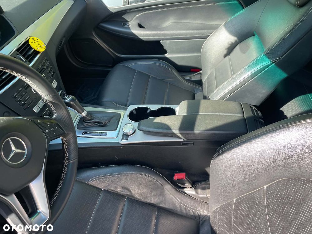 Mercedes-Benz Klasa C 250 CGI BlueEff Sport - 9