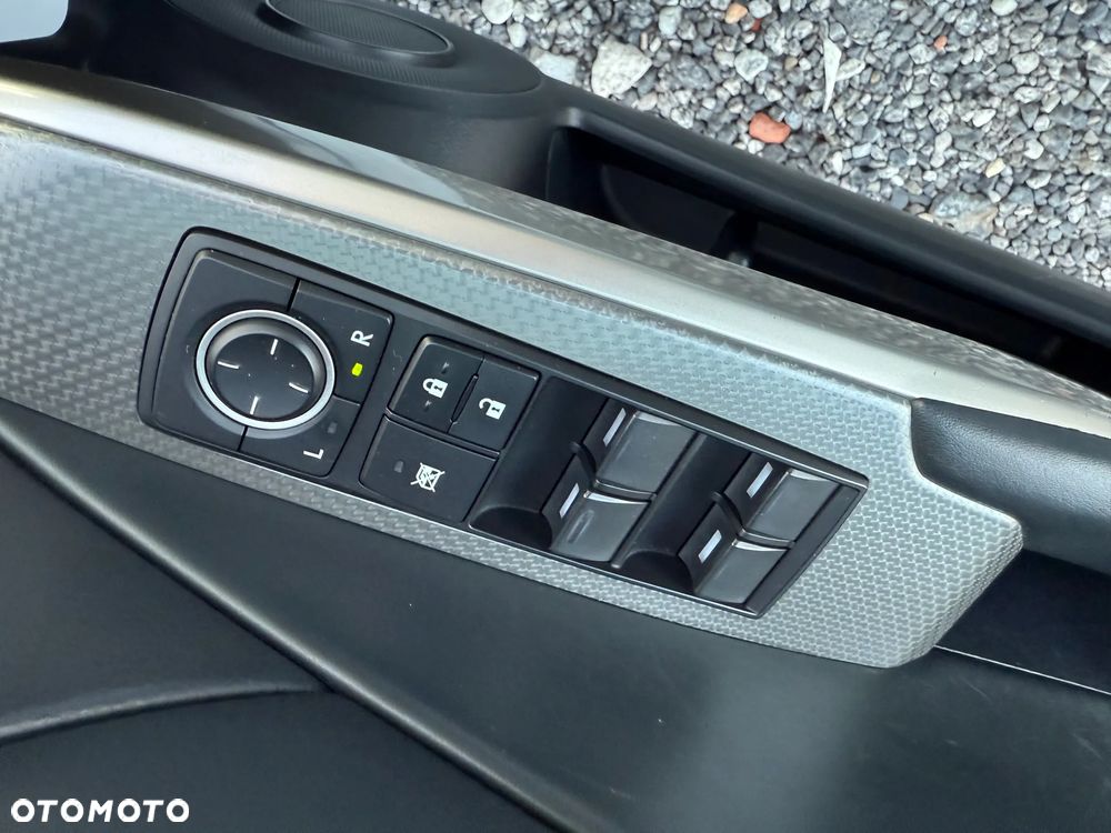 Lexus IS 200t / 300 F Sport - 26