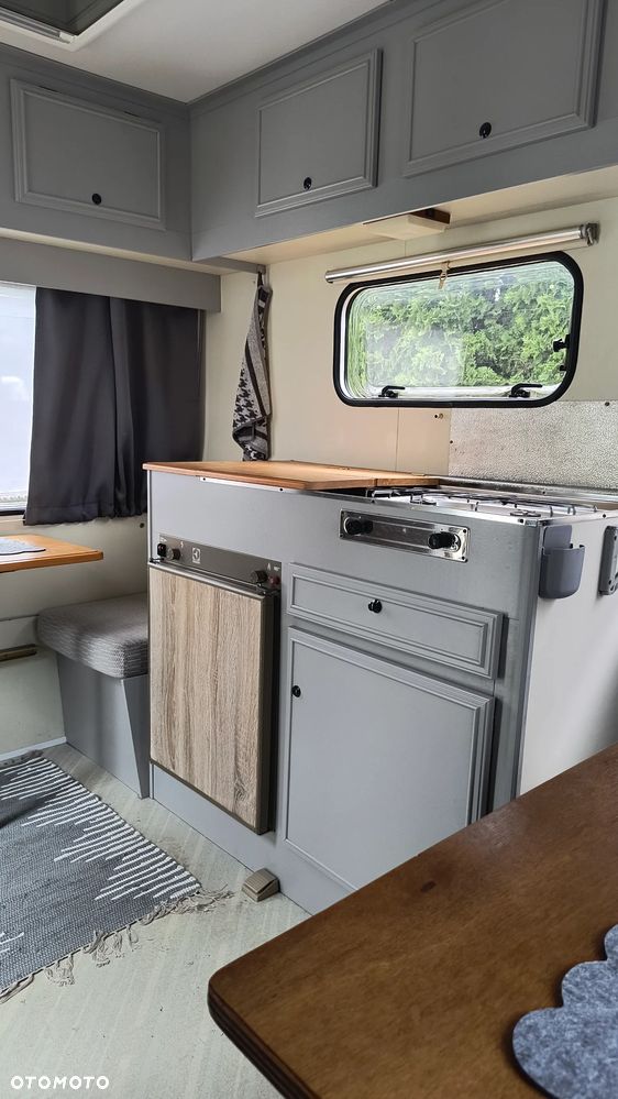 Inny RC Caravan Piccolo 320 - 18