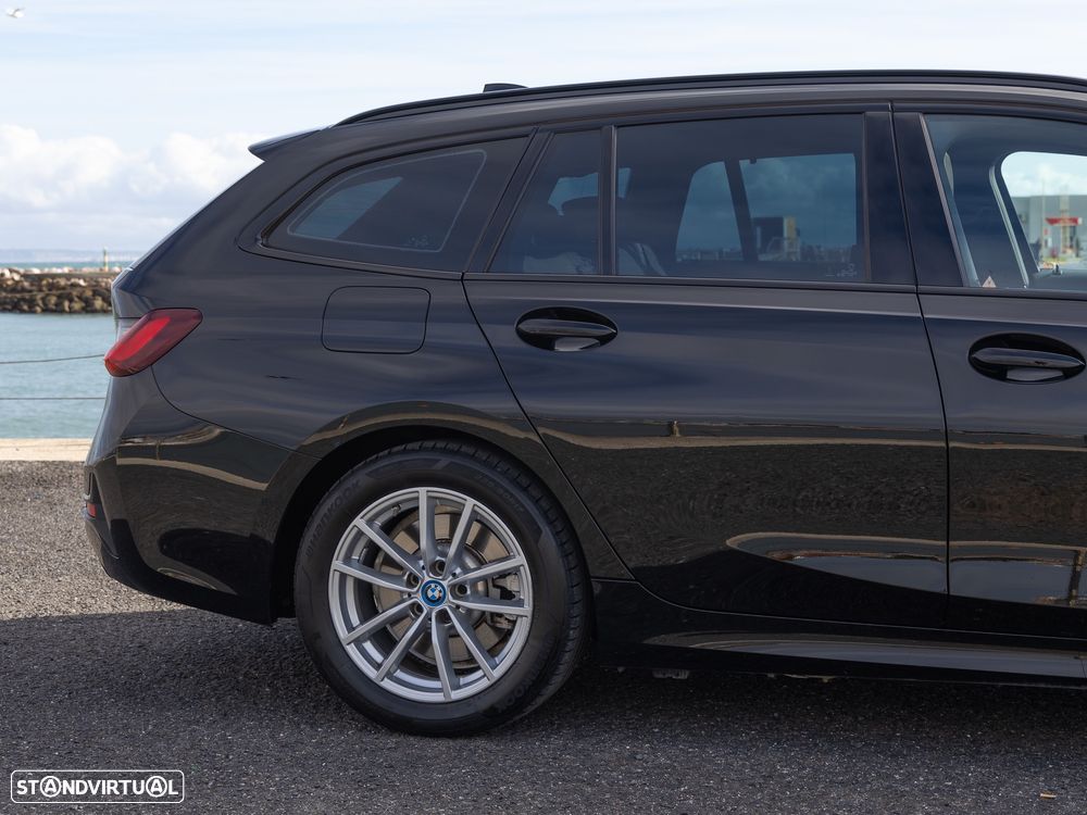 BMW 320 e Touring Aut. Advantage - 23