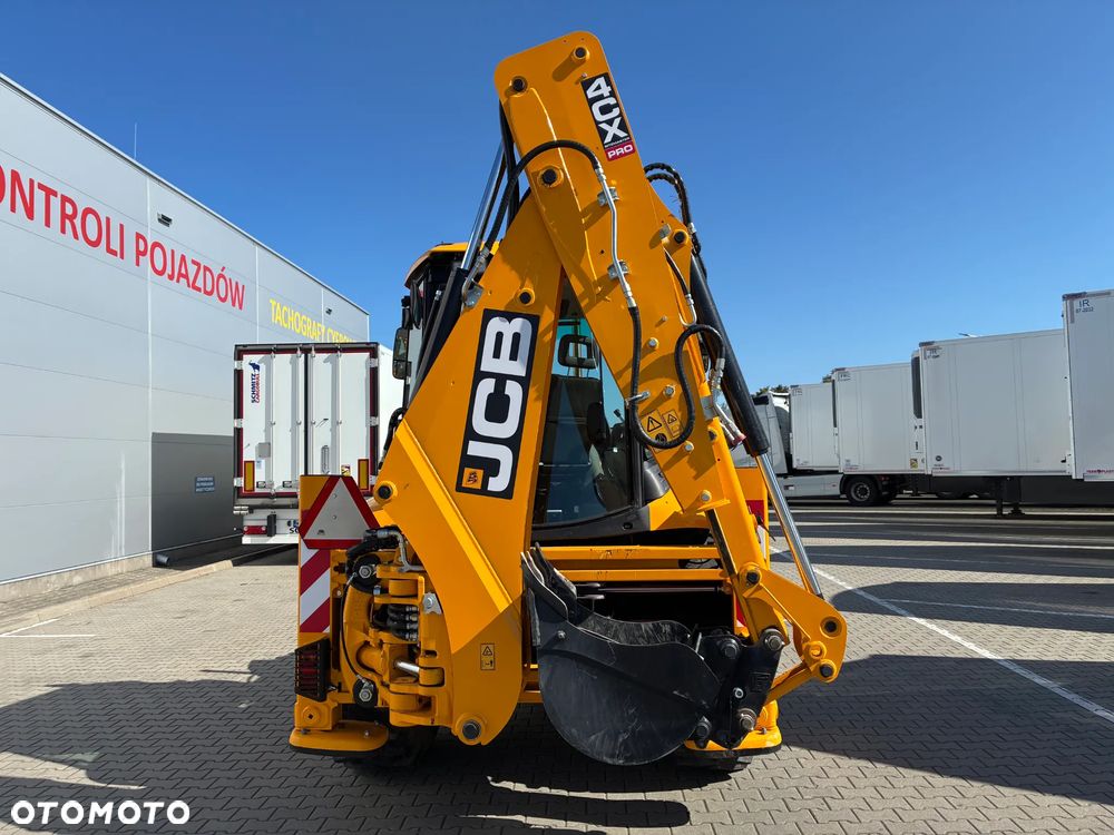 JCB 4CX PRO AEC POWERSLIDE - 6
