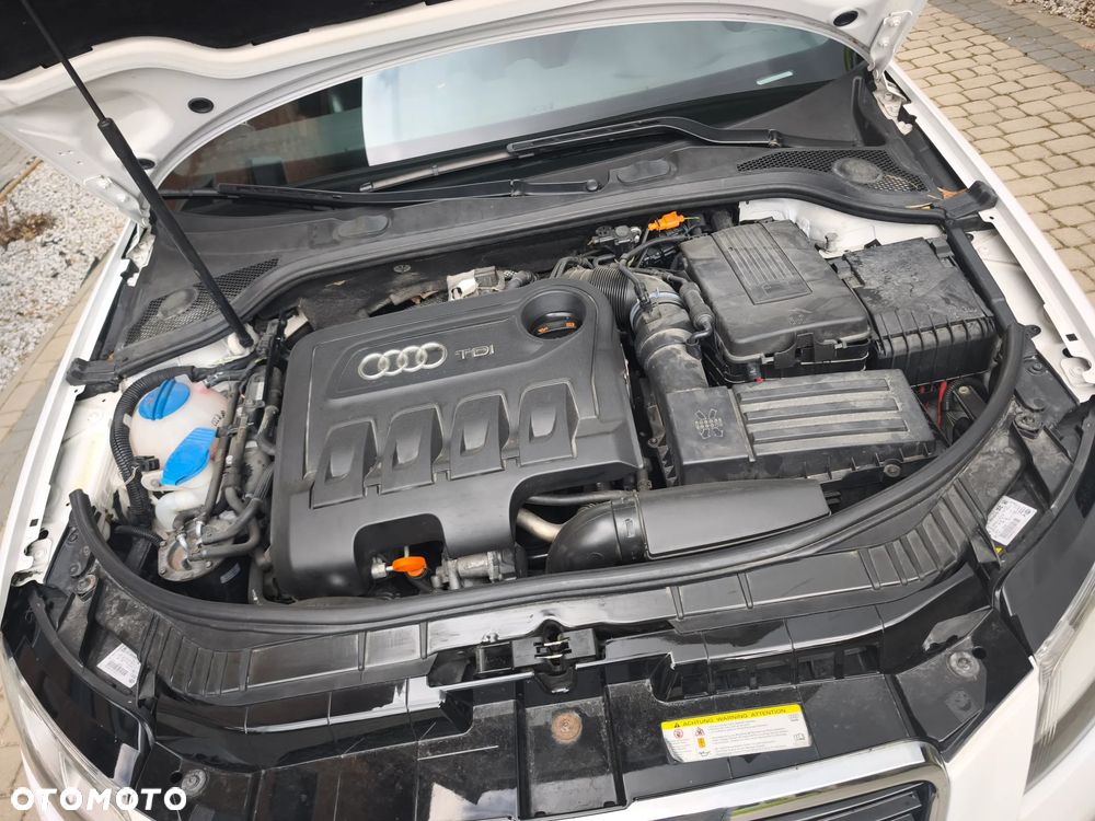 Audi A3 Sportback 2.0 TDI DPF S line Sportpaket - 11